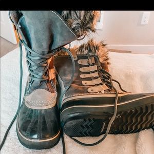 Women’s Grey waterproof Sorel’s!